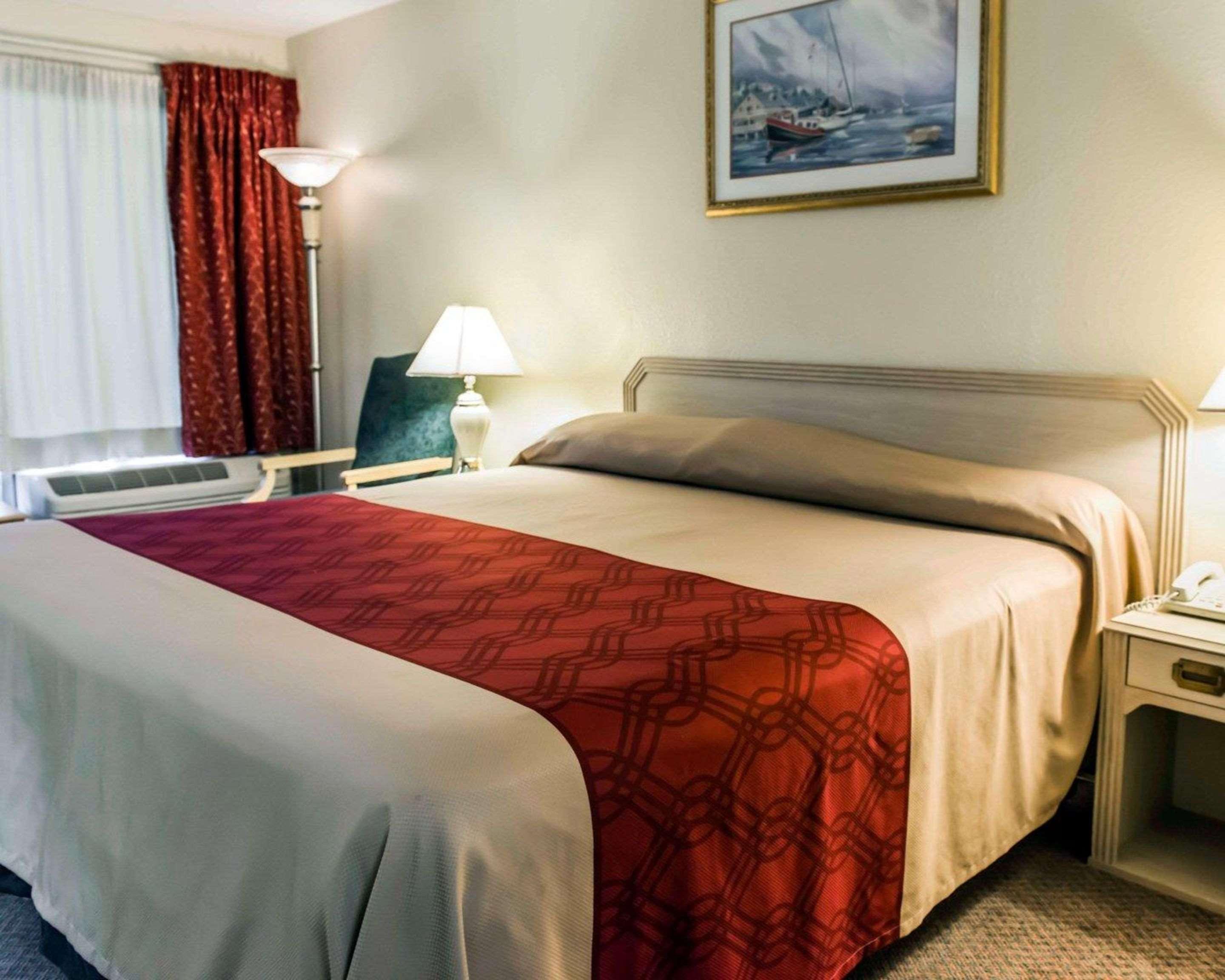 Econo Lodge Perry Exteriör bild